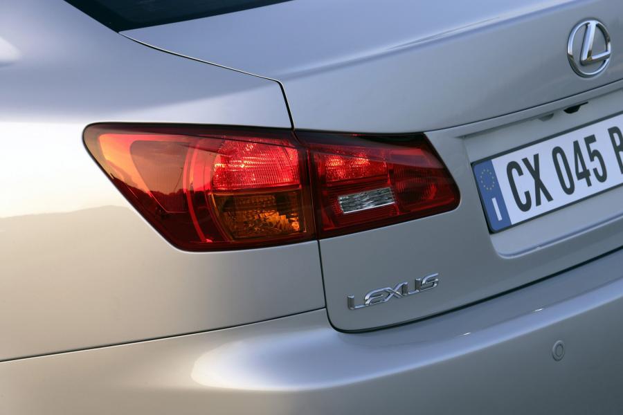 Lexus IS250 2005 года  (фото 5 из 141)